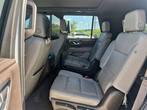 Used 2021 Chevrolet Tahoe LT w/ LT Signature Package RWD image 16