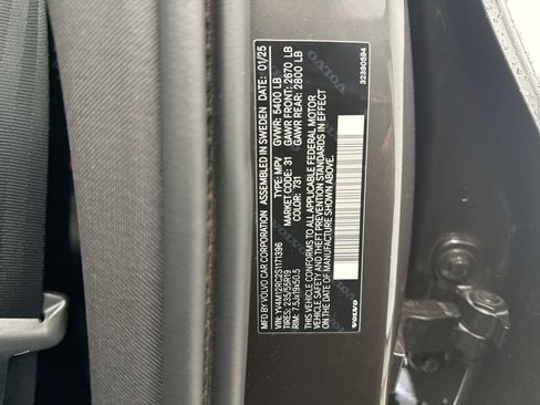 Used 2025 Volvo XC60 B5 Plus w/ Climate Package image 20