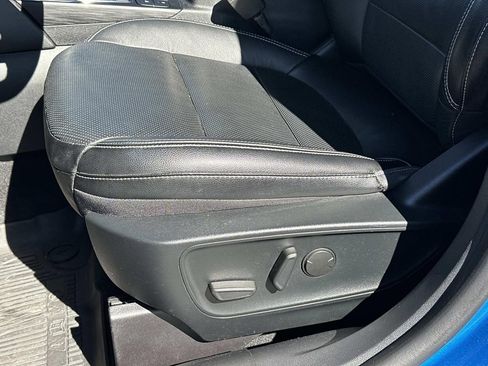 Used 2020 Ford Escape Titanium image 27