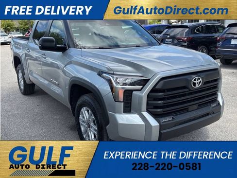 Used 2025 Toyota Tundra SR5 w/ SR5 Premium Package AWD/4WD image 4
