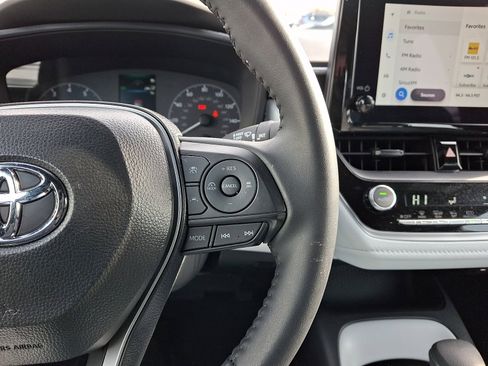 Used 2025 Toyota Corolla SE w/ Convenience Package image 20