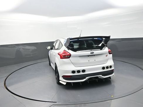 Used 2018 Ford Focus ST image 60