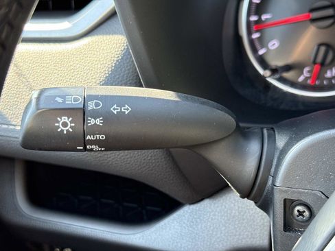 Used 2022 Toyota RAV4 XLE image 10