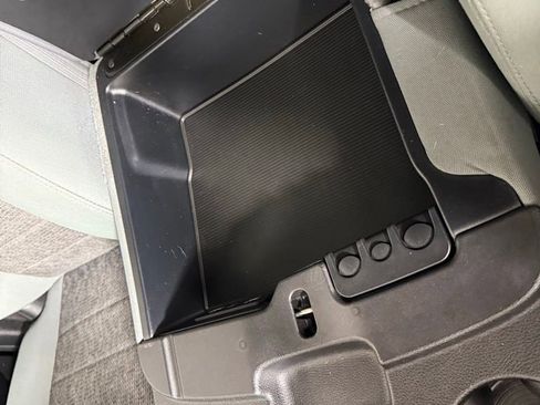 Used 2018 RAM 1500 SLT image 27