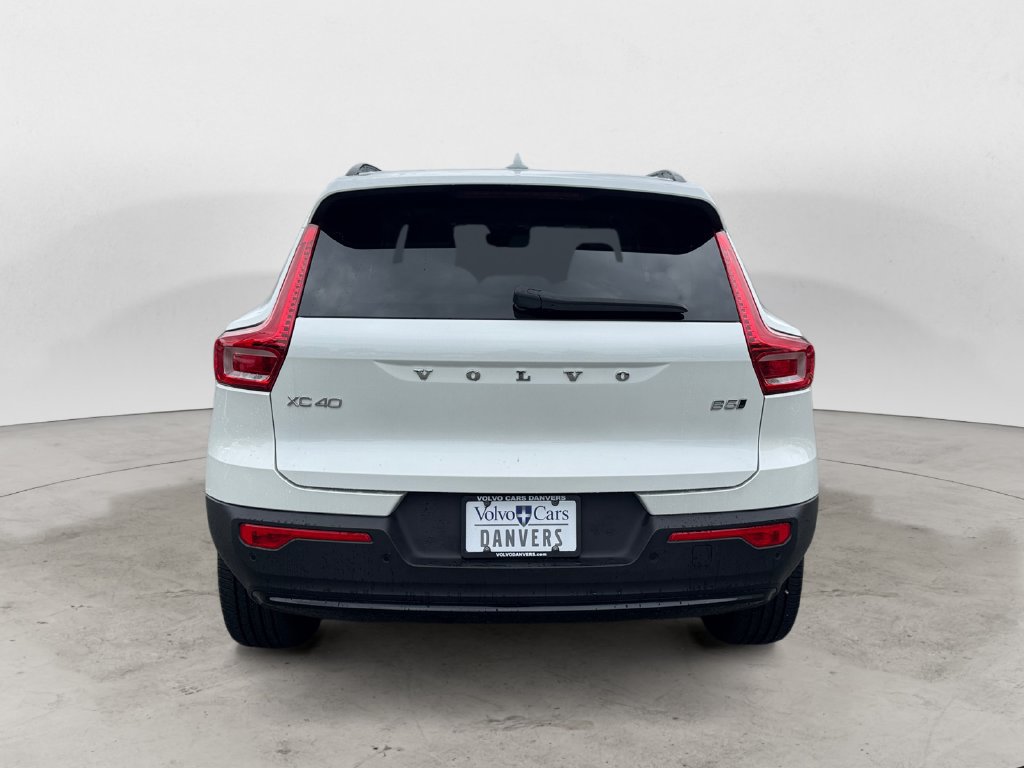 Used 2025 Volvo XC40 B5 Plus AWD/4WD image 5