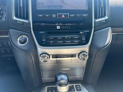 Used 2018 Toyota Land Cruiser AWD/4WD image 21