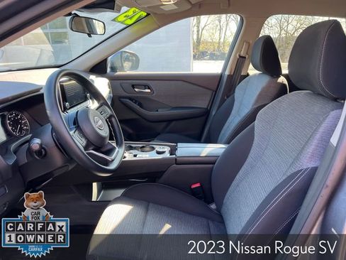 Used 2023 Nissan Rogue SV image 10