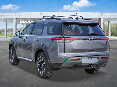 New 2026 Nissan Pathfinder Platinum w/ Cargo Package FWD image 2