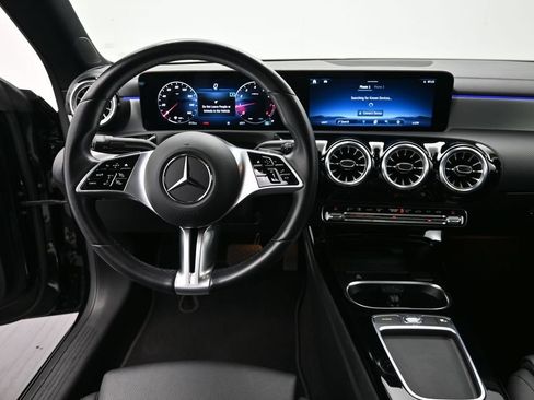 Used 2025 Mercedes-Benz CLA 250 image 18
