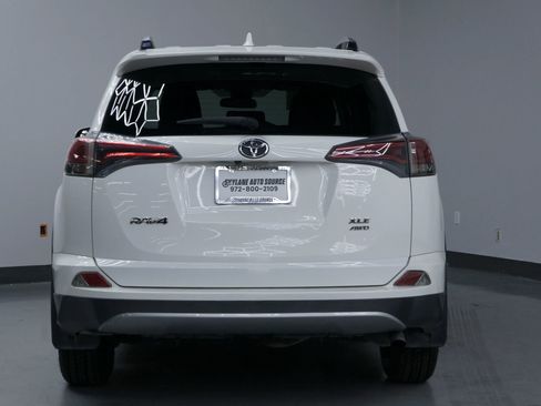 Used 2017 Toyota RAV4 XLE image 6