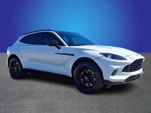 Used 2021 Aston Martin DBX image 3