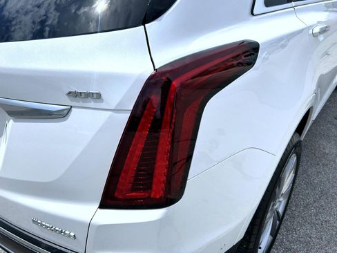 Used 2023 Cadillac XT5 Premium Luxury w/ Technology Package AWD/4WD image 11