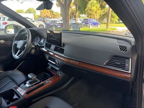 Used 2023 Audi Q5 2.0T Premium w/ Convenience Package AWD/4WD image 18