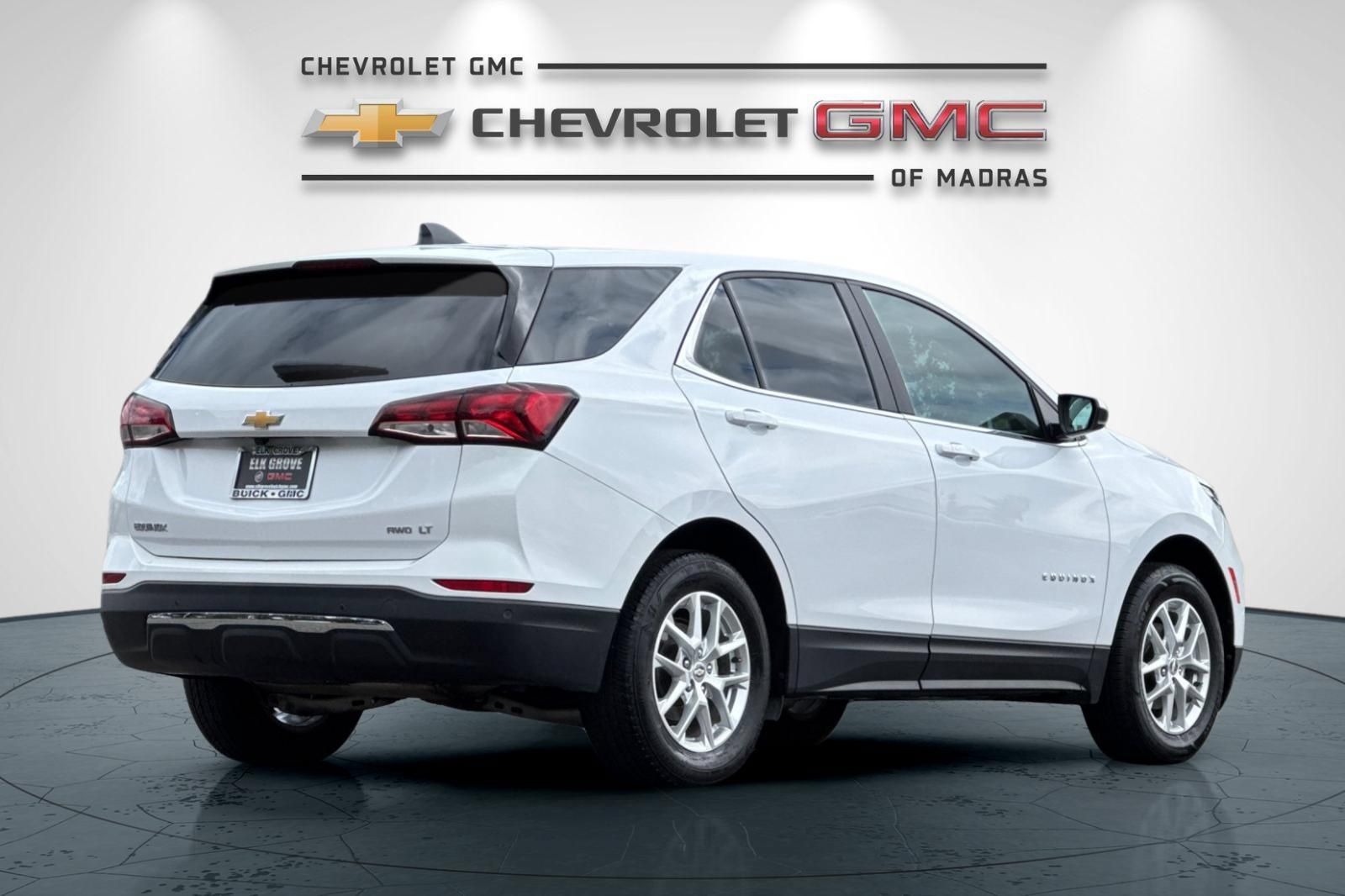 Used 2024 Chevrolet Equinox LT AWD/4WD image 3