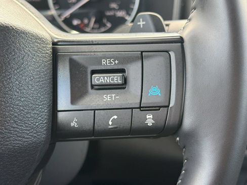Used 2025 Nissan Rogue SV AWD/4WD image 27