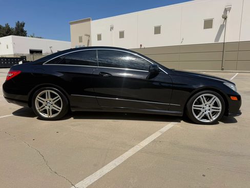 Used 2010 Mercedes-Benz E 550 Coupe image 4