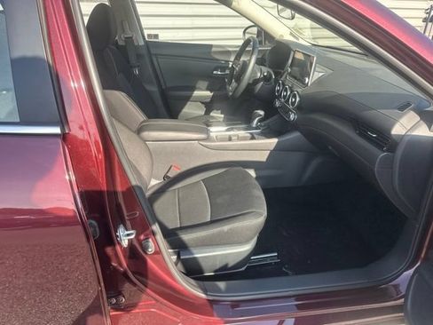 Used 2025 Nissan Sentra SV FWD image 30