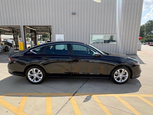 Certified 2025 Honda Accord LX image 9