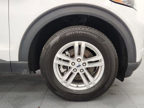 Certified 2024 Ford Explorer XLT w/ Equipment Group 202A AWD/4WD image 24