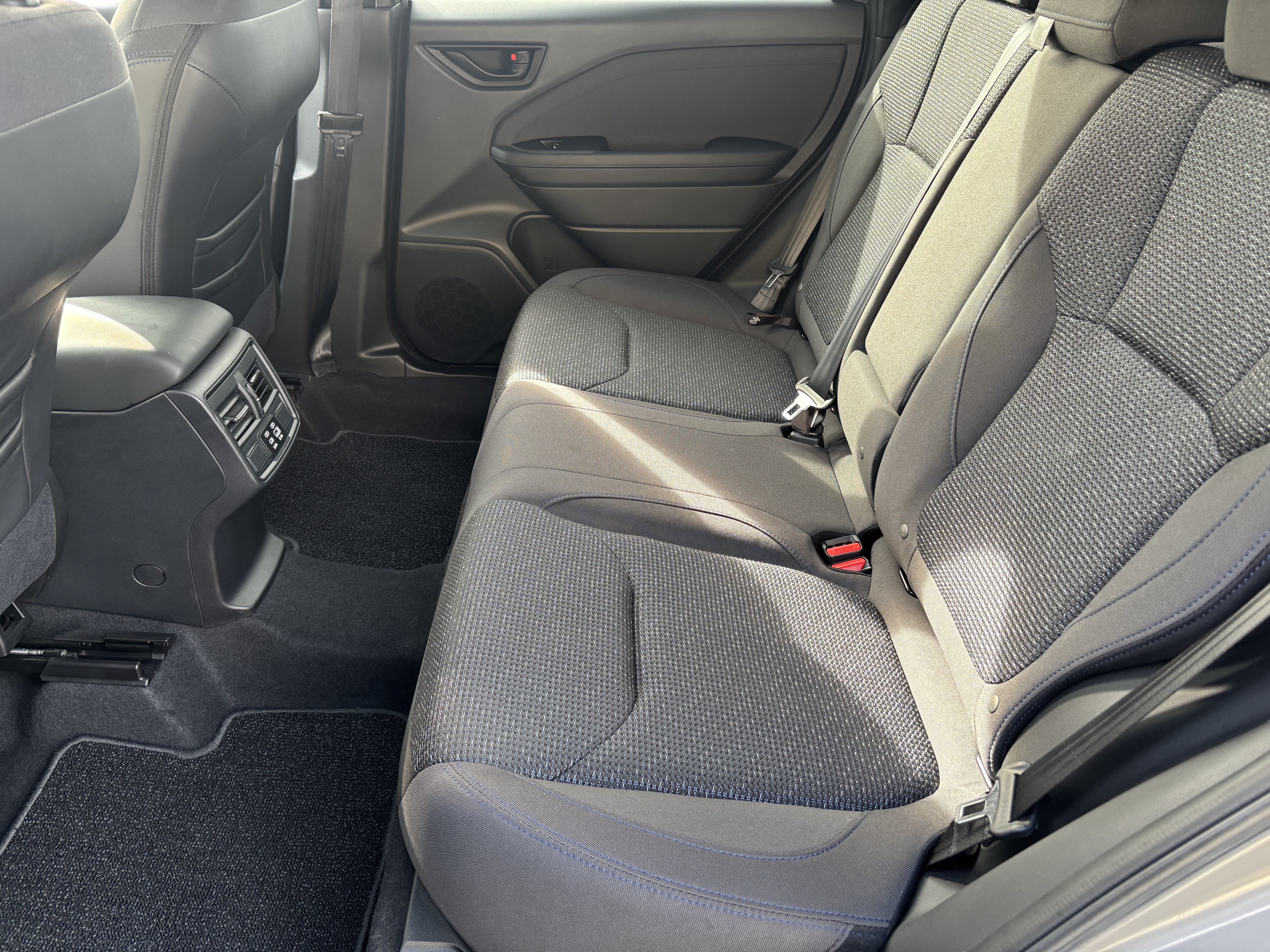 Used 2025 Subaru Forester Premium AWD/4WD image 25