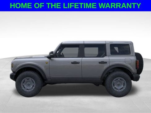 New 2025 Ford Bronco Badlands image 3