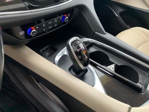 Used 2020 Buick Enclave Essence w/ Sound and Sites Package image 26