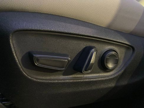 Used 2025 Toyota Grand Highlander AWD Hybrid image 13