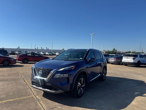 Certified 2023 Nissan Rogue SL w/ SL Premium Package FWD image 5