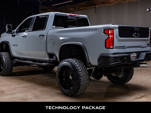 Used 2025 Chevrolet Silverado 2500 ZR2 w/ ZR2 Bison Edition image 7