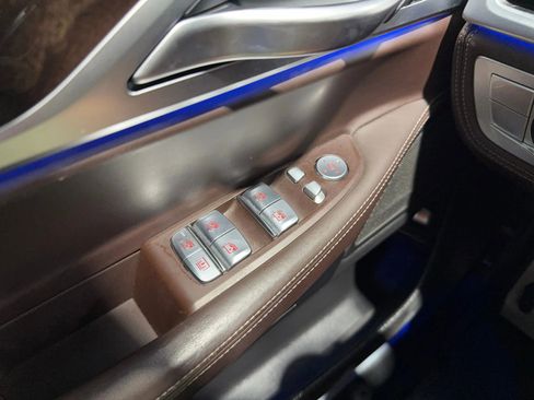 Used 2022 BMW 750i xDrive w/ M Sport Package image 30