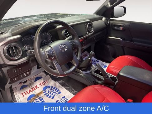 Used 2022 Toyota Tacoma TRD Sport image 8