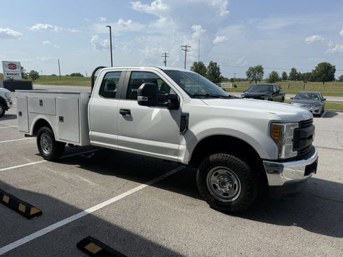 Used 2017 Ford F250 XL w/ Power Equipment Group AWD/4WD image 2