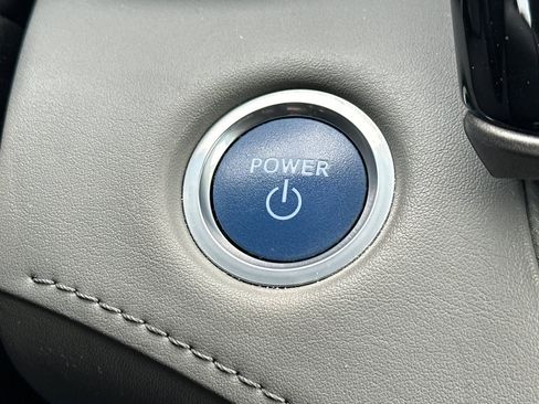 Used 2021 Toyota Highlander LE image 34