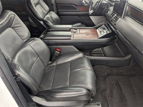 Used 2021 Lincoln Navigator Reserve image 24
