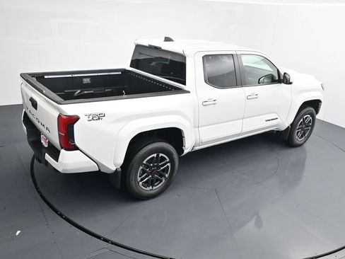 Used 2025 Toyota Tacoma TRD Sport AWD/4WD image 30