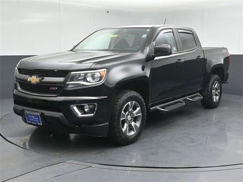 Used 2017 Chevrolet Colorado Z71 image 3