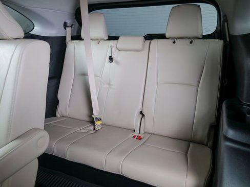 Used 2021 Toyota Highlander Platinum image 12