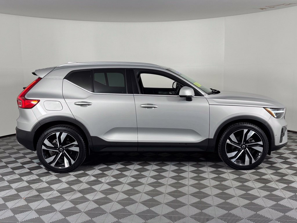 Certified 2023 Volvo XC40 B5 Ultimate w/ Protection Package Premier AWD/4WD image 5