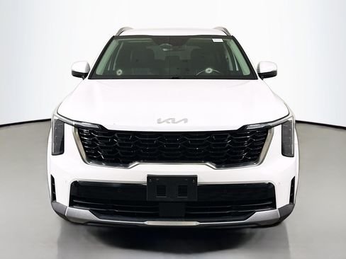Used 2024 Kia Sorento S FWD image 2