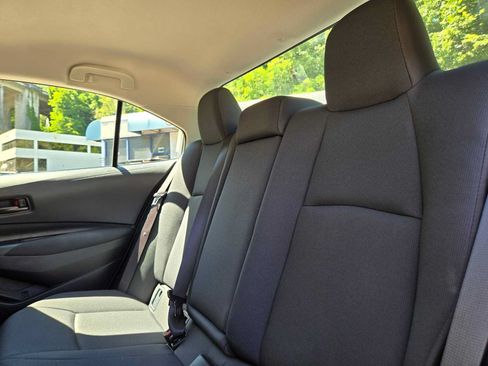 Used 2026 Toyota Corolla LE FWD image 17