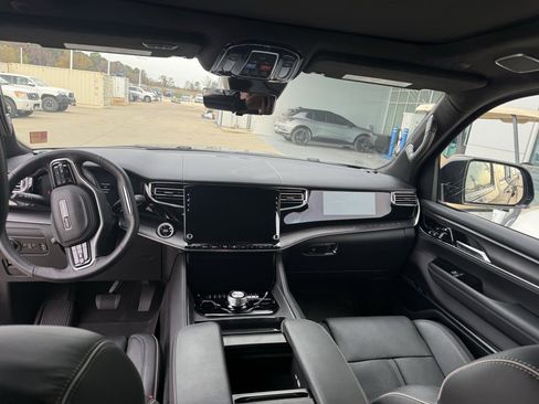 Used 2025 Jeep Grand Wagoneer L Series II Obsidian w/ Quick Order Packagew 28T image 6