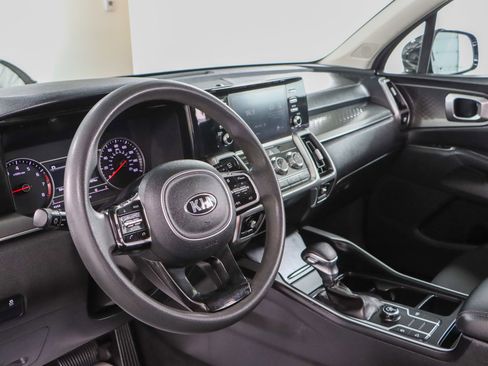Used 2021 Kia Sorento LX image 22