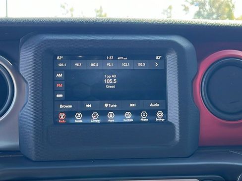 Used 2021 Jeep Gladiator Willys image 21