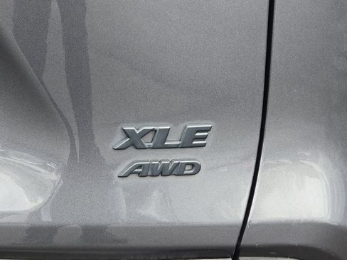 Used 2021 Toyota RAV4 XLE w/ XLE Grade Weather Package AWD/4WD image 33