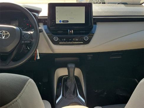 Used 2025 Toyota Corolla LE image 15