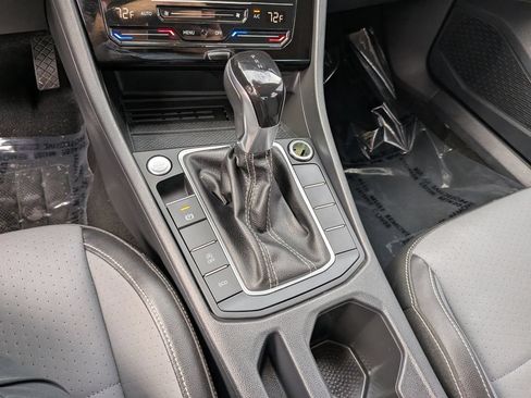 Used 2025 Volkswagen Jetta SE FWD image 24
