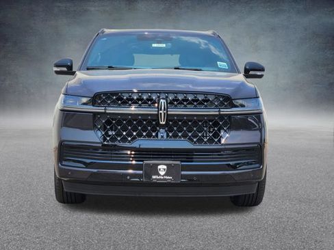 New 2027 Lincoln Navigator Reserve w/ Jet Appearance Package AWD/4WD image 2