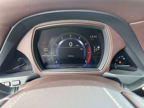 Used 2018 Lexus LS 500 w/ Luxury Package image 28