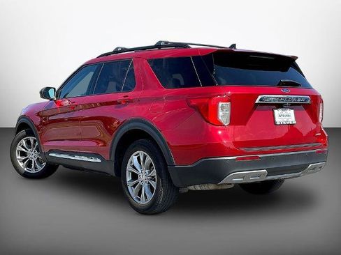 Certified 2023 Ford Explorer XLT w/ Equipment Group 202A AWD/4WD image 4