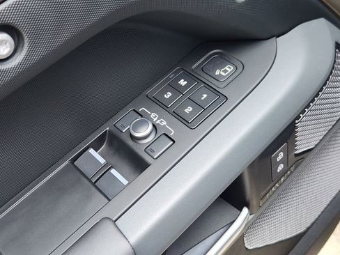 Used 2023 Land Rover Defender 90 X image 23